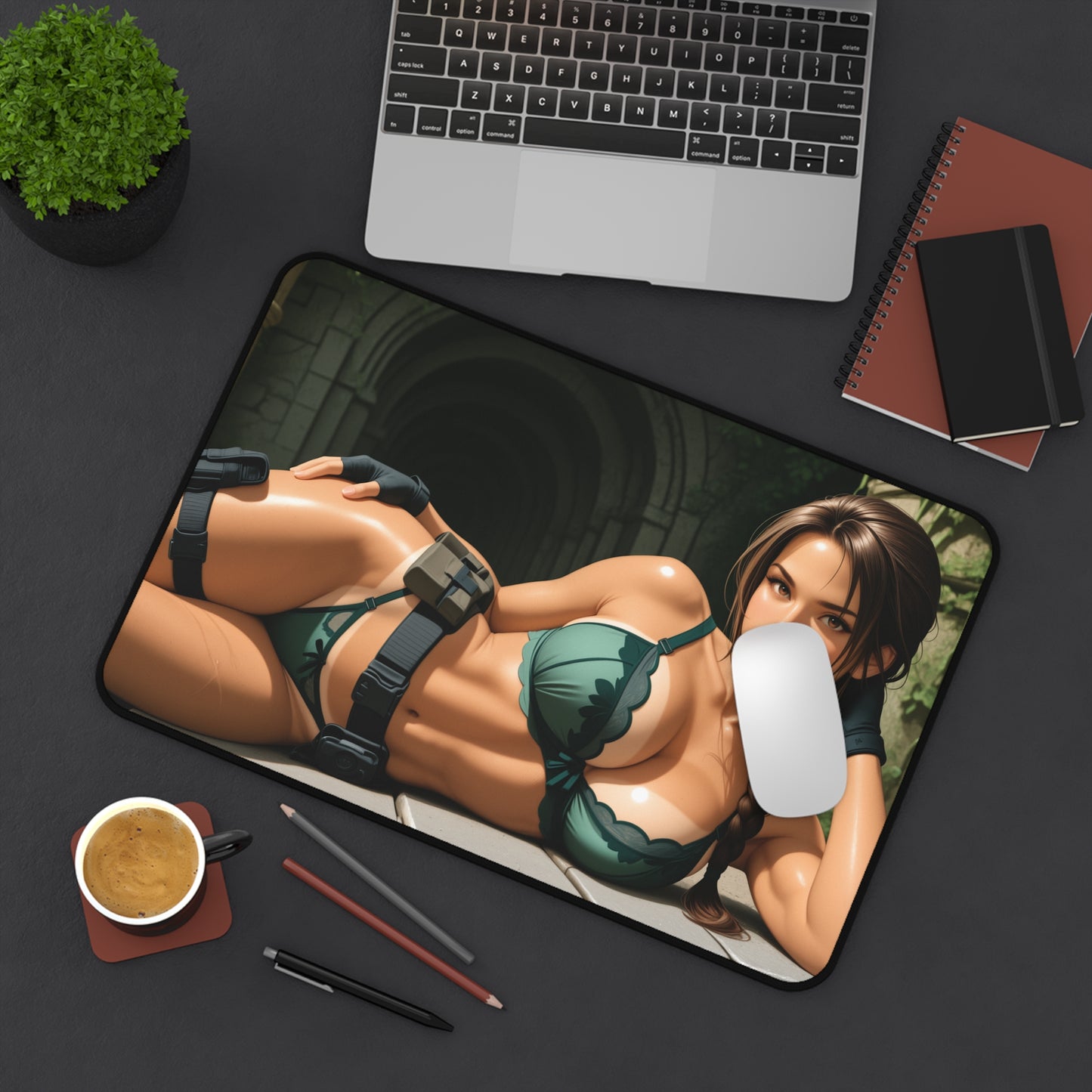Lara Croft Schreibtischunterlage, Mauspad für die Heldin aus Abenteuerspielen, Gaming-Schreibtisch-Setup