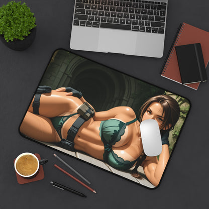 Lara Croft Schreibtischunterlage, Mauspad für die Heldin aus Abenteuerspielen, Gaming-Schreibtisch-Setup