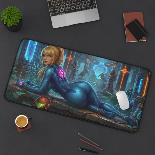 Samus Aran Mouse Pad – Sci-Fi Game Gaming Mouse Pad, Stylish Gamer Desk Decor featuring Samus in blue suit on large desk mouse pad